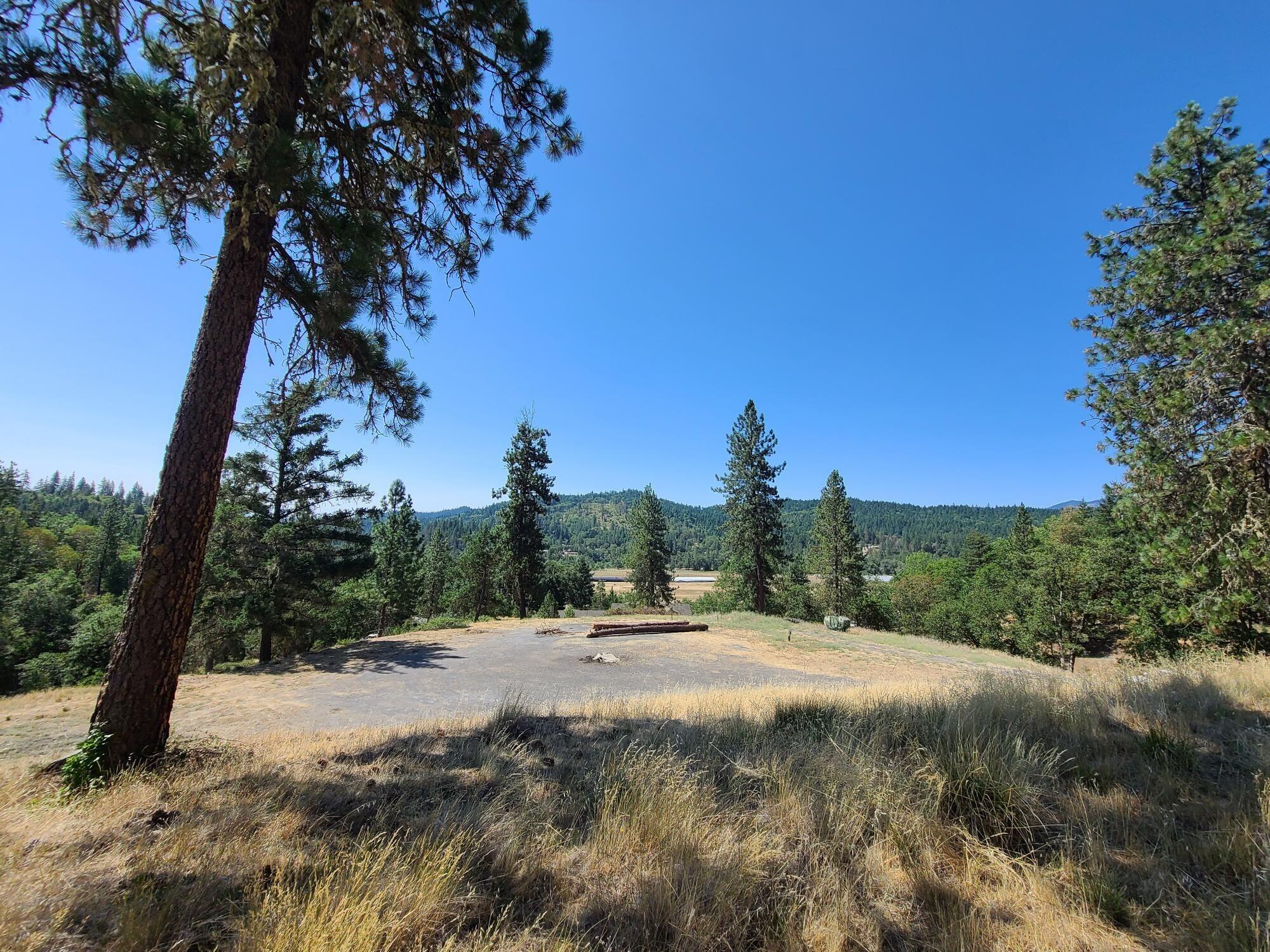 2592 Galice Road Merlin, OR 97532 - Photo 17 of 22 16
