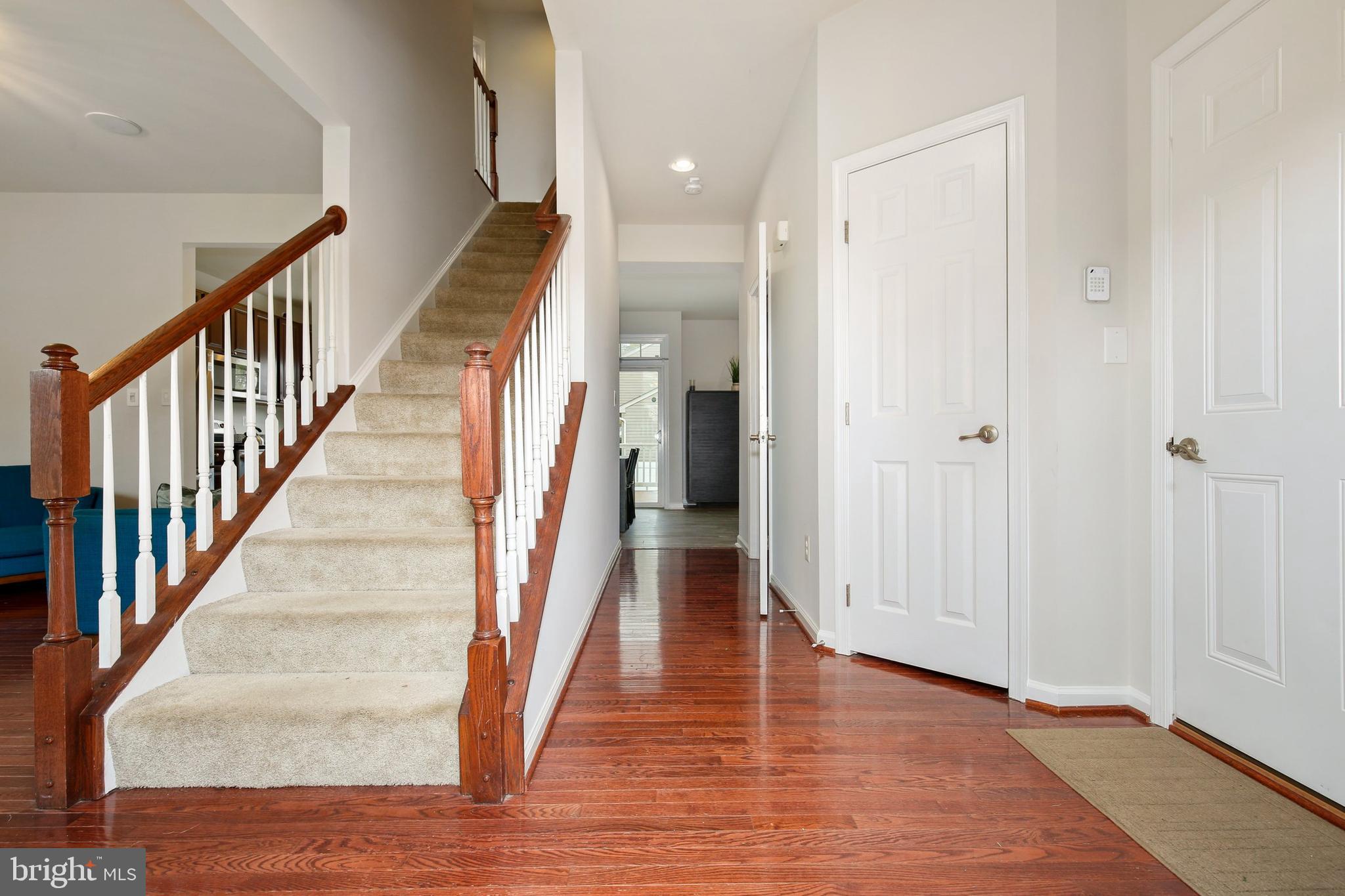 9600 Chaton Road Laurel, MD 20723 - Photo 3 of 42 Entryway / Foyer