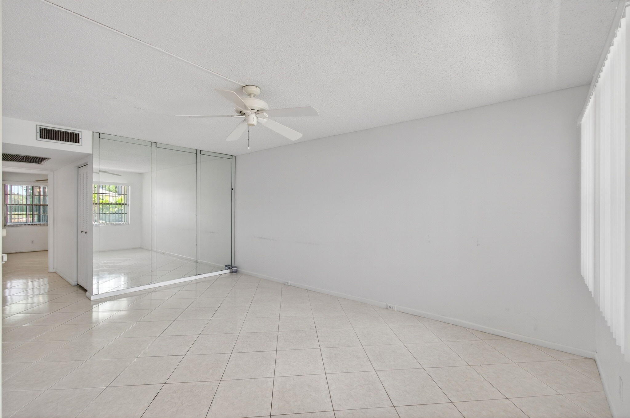 1009 Hythe A Boca Raton, FL 33434 - Photo 12 of 79 3-web-or-mls-DSC_3739