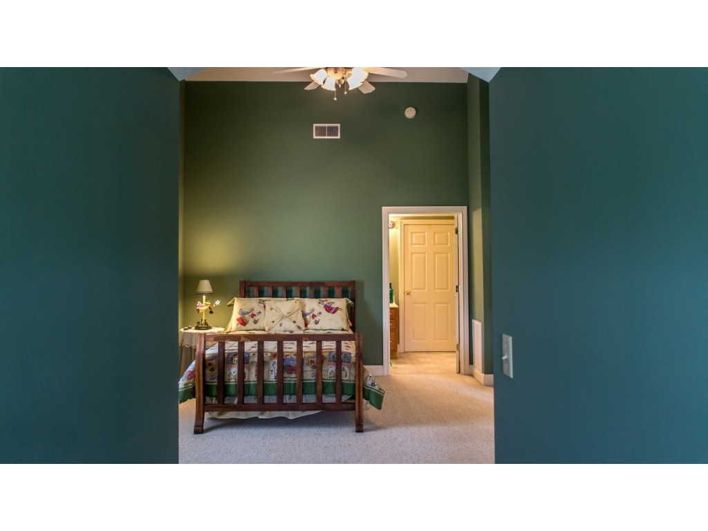 1105 Mt Hebron Road Greeneville, TN 37743 - Photo 25 of 36 Vaulted ceilings in Bedrooms