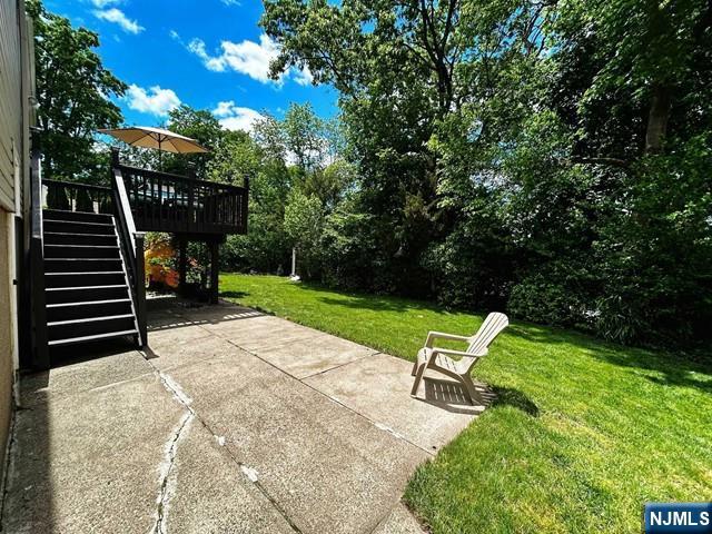 321 Maplewood Drive Paramus, NJ 07652 - Photo 23 of 29