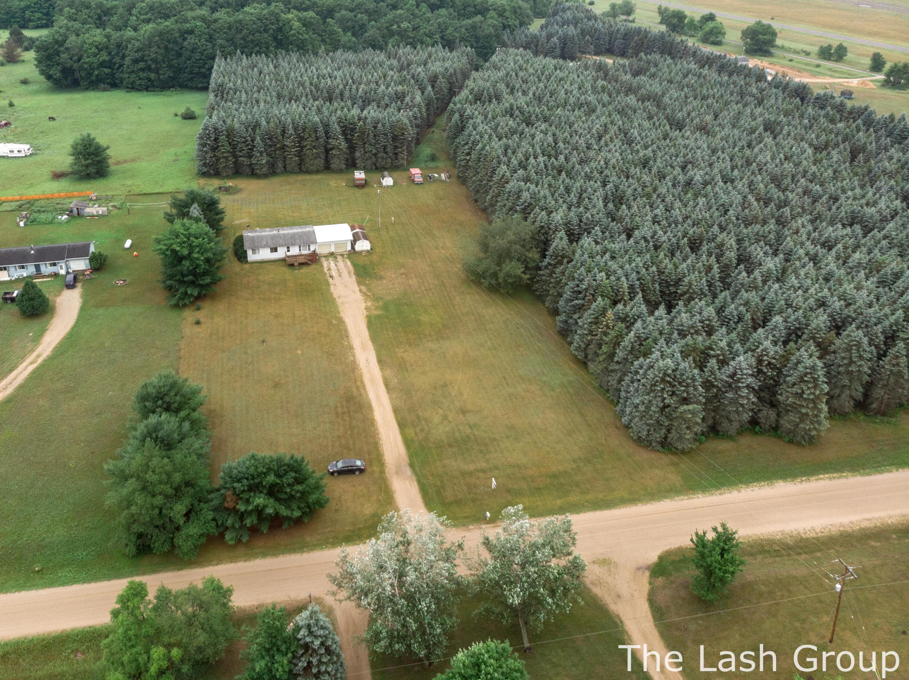 21387 West 6 Mile Road Reed City, MI 49677 - Photo 4 of 31 21387 6 Mile-40