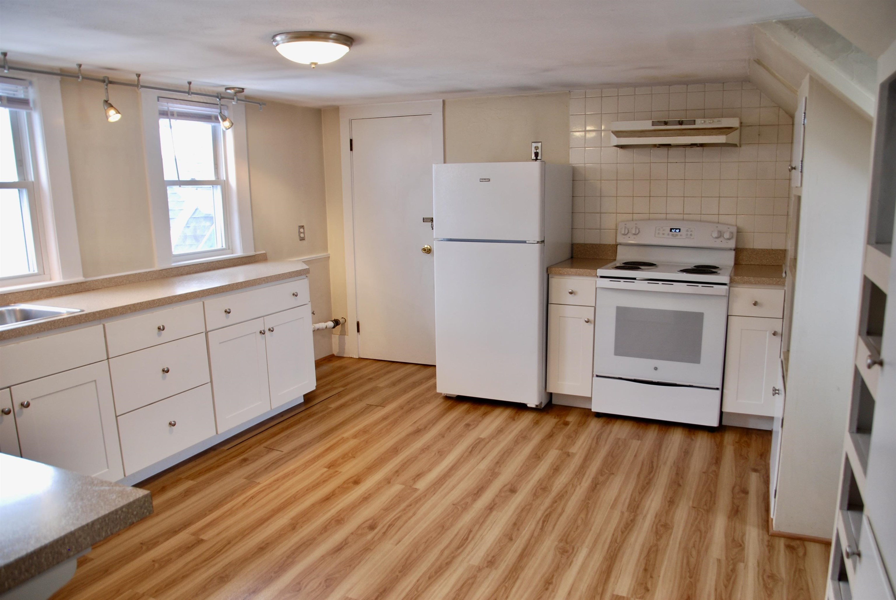 17 Hanover Street Concord, NH 03301 - Photo 5 of 18