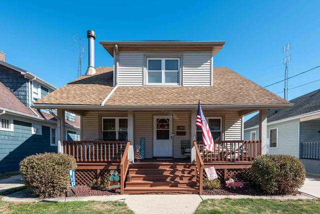 $284,900 | 7311 34th Avenue, Kenosha, WI 53142