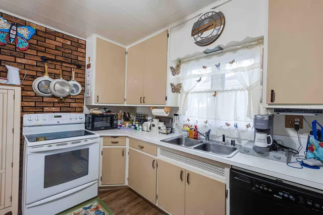 $284,900 | 7311 34th Avenue, Kenosha, WI 53142