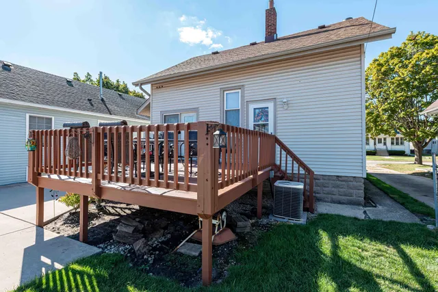 $284,900 | 7311 34th Avenue, Kenosha, WI 53142