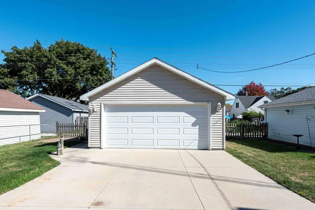$284,900 | 7311 34th Avenue, Kenosha, WI 53142