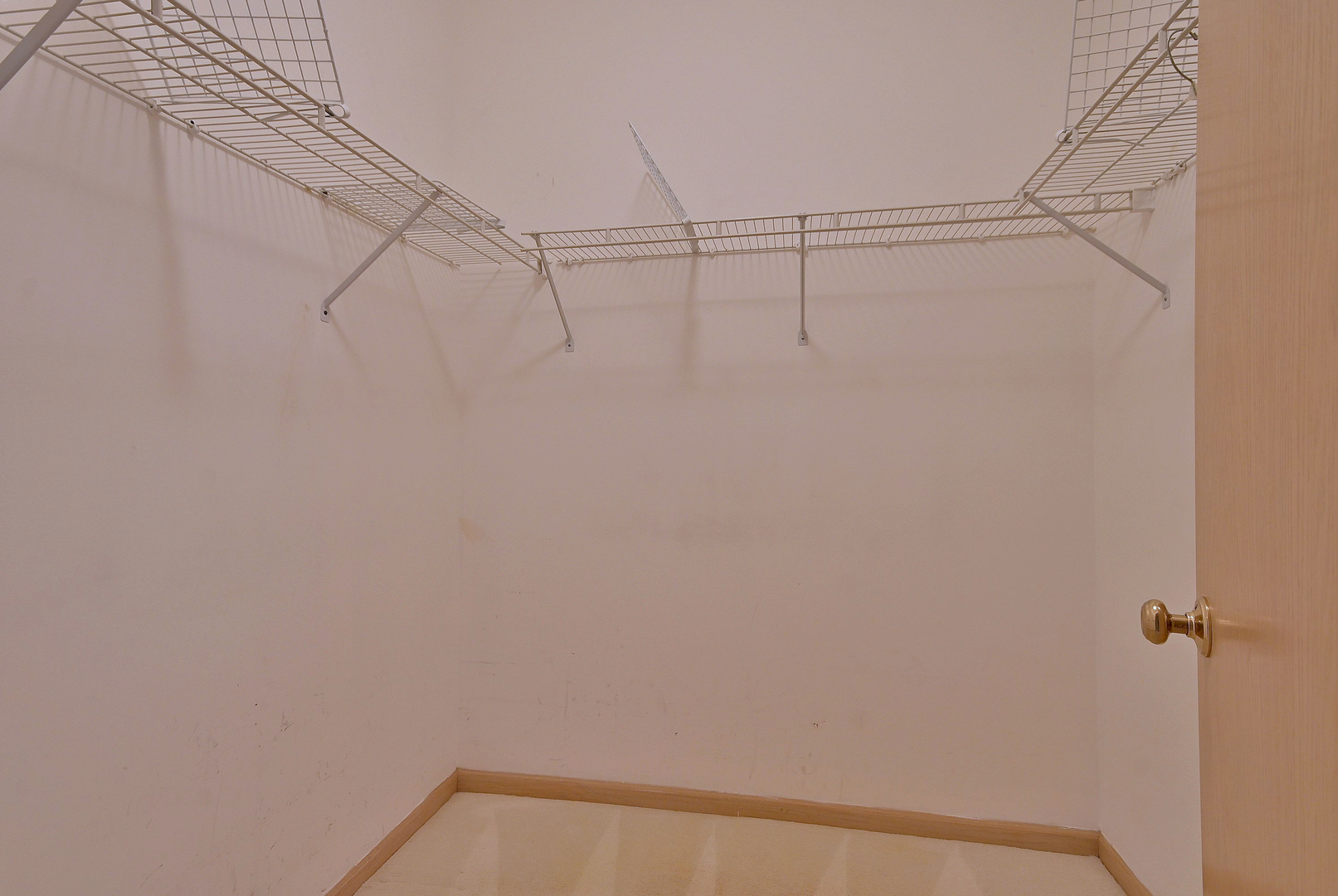 1735 Park Ridge Point Park Ridge, IL 60068 - Photo 22 of 64 a view of a small space