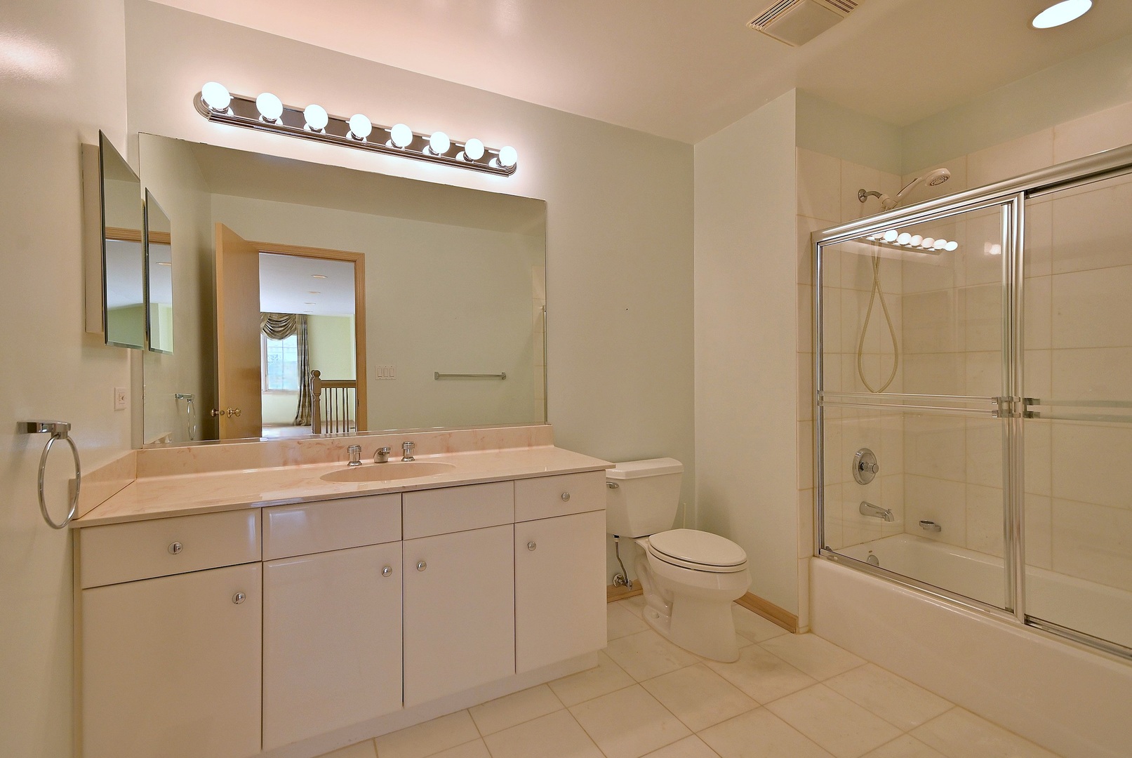 1735 Park Ridge Point Park Ridge, IL 60068 - Photo 38 of 64 a bathroom with a double vanity sink mirror and toilet