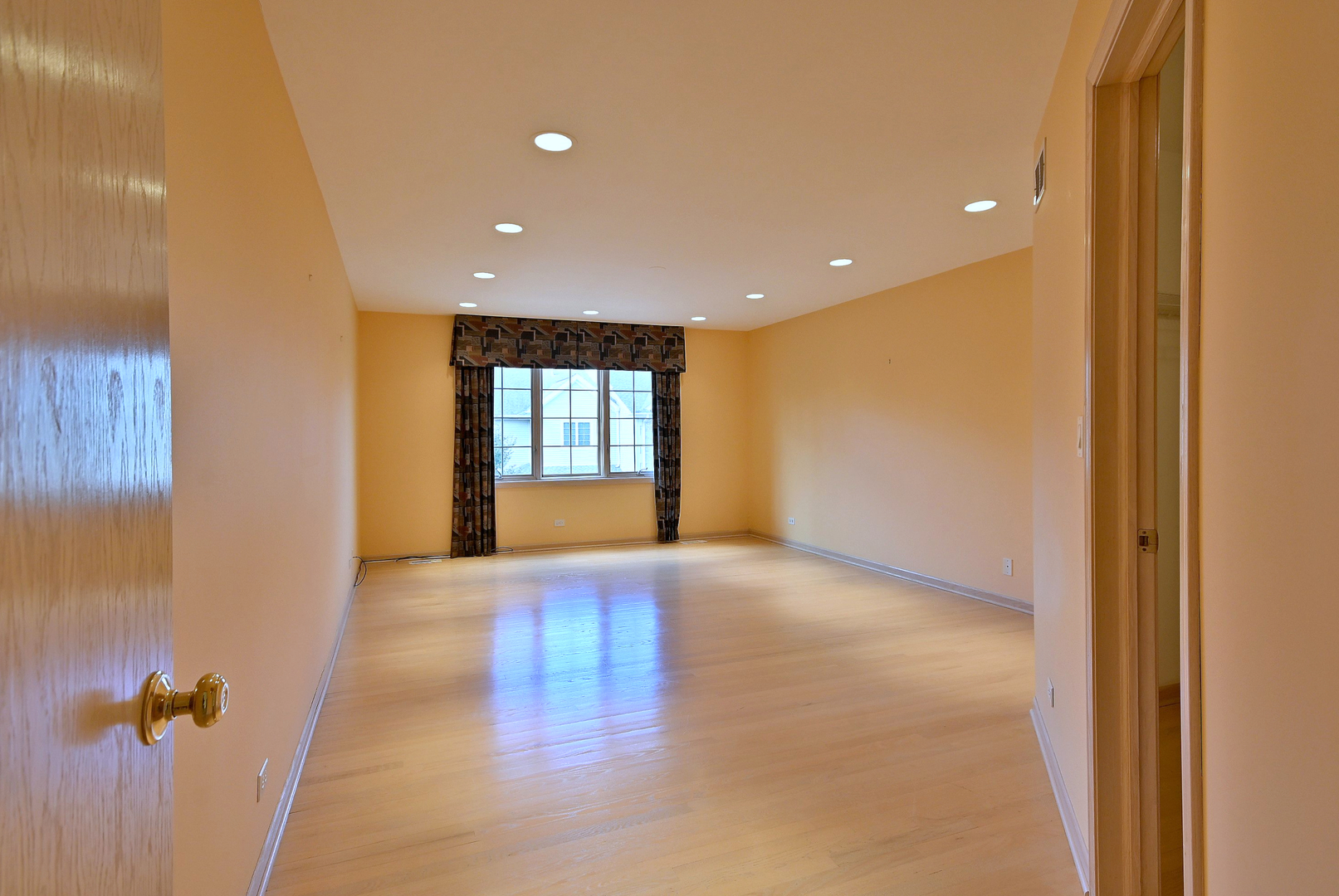 1735 Park Ridge Point Park Ridge, IL 60068 - Photo 42 of 64 a view of livingroom with a window and wooden floor