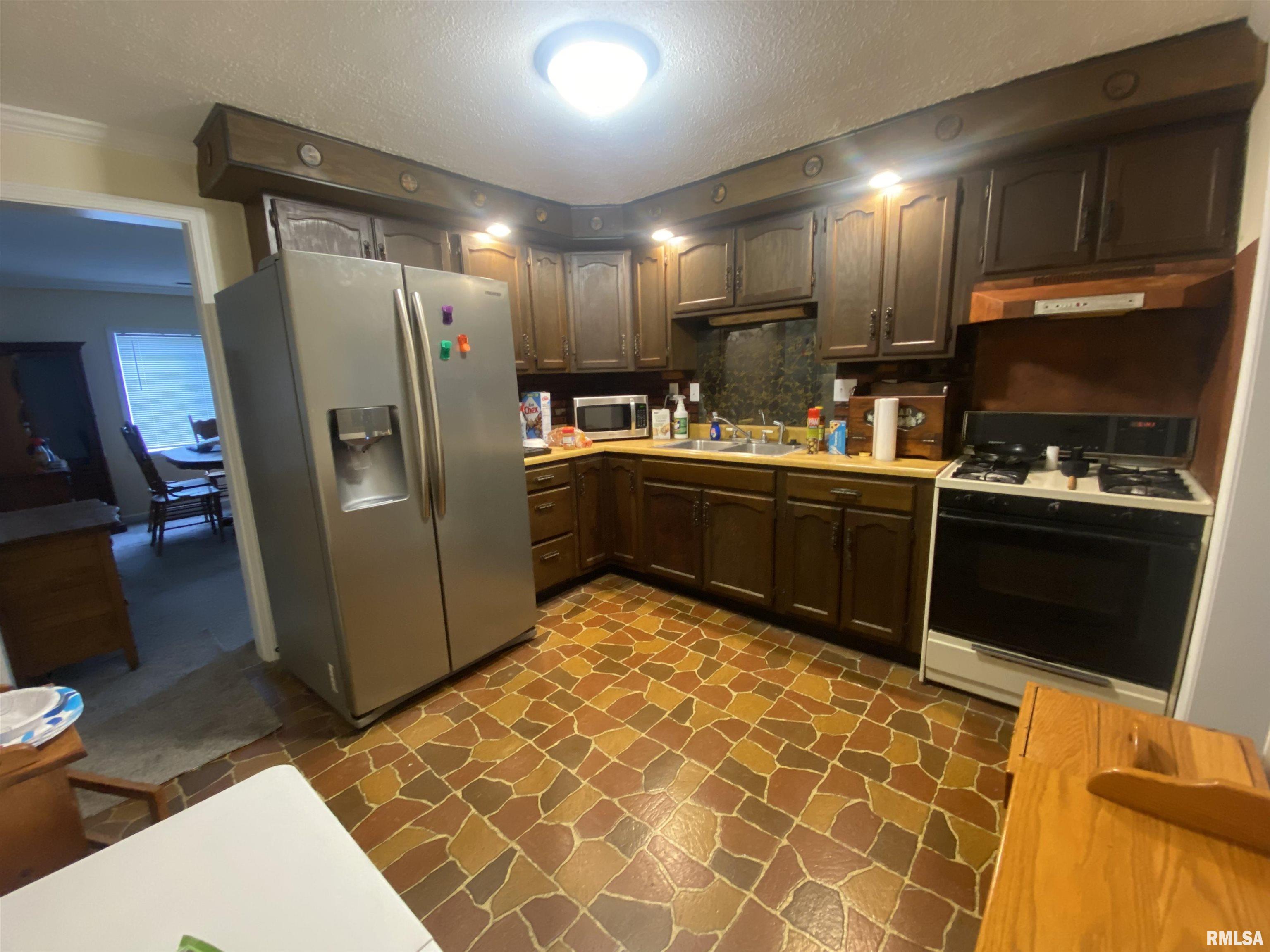 35 West Beech Street Canton, IL 61520 - Photo 29 of 38