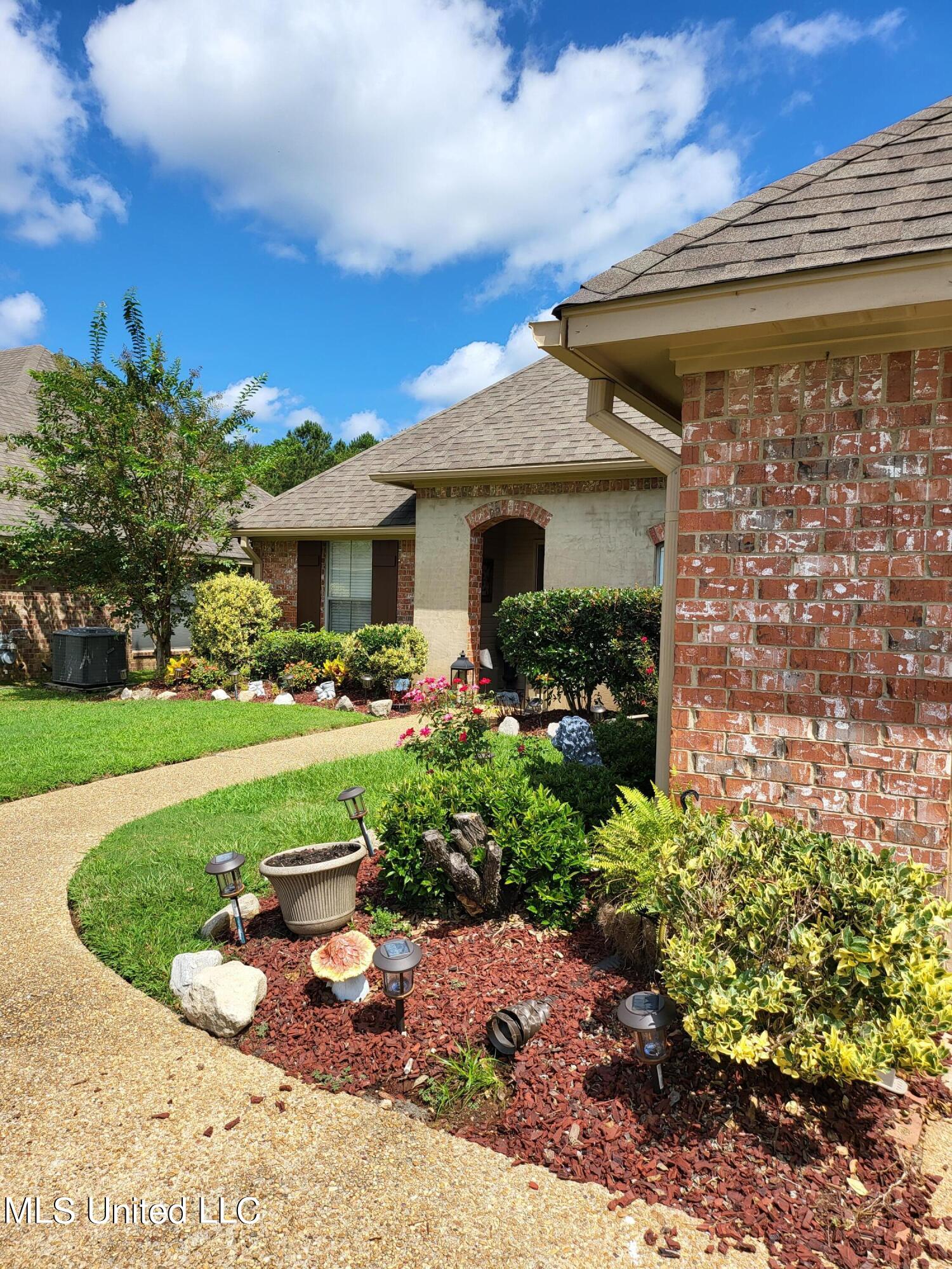 177 Copper Ridge Lane Florence, MS 39073 - Photo 3 of 32 20220912_123559