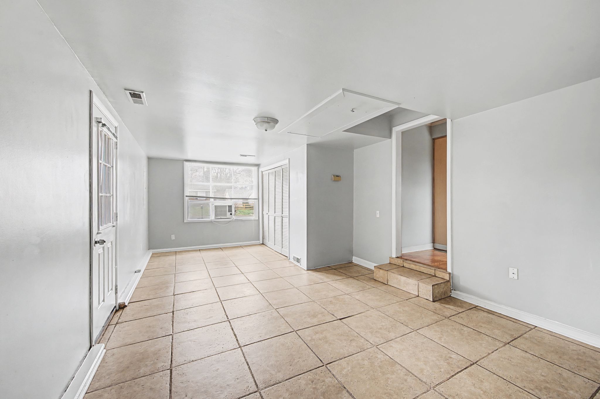 551 Bellevue Road North Nashville, TN 37221 - Photo 19 of 45 a view of an empty room and window