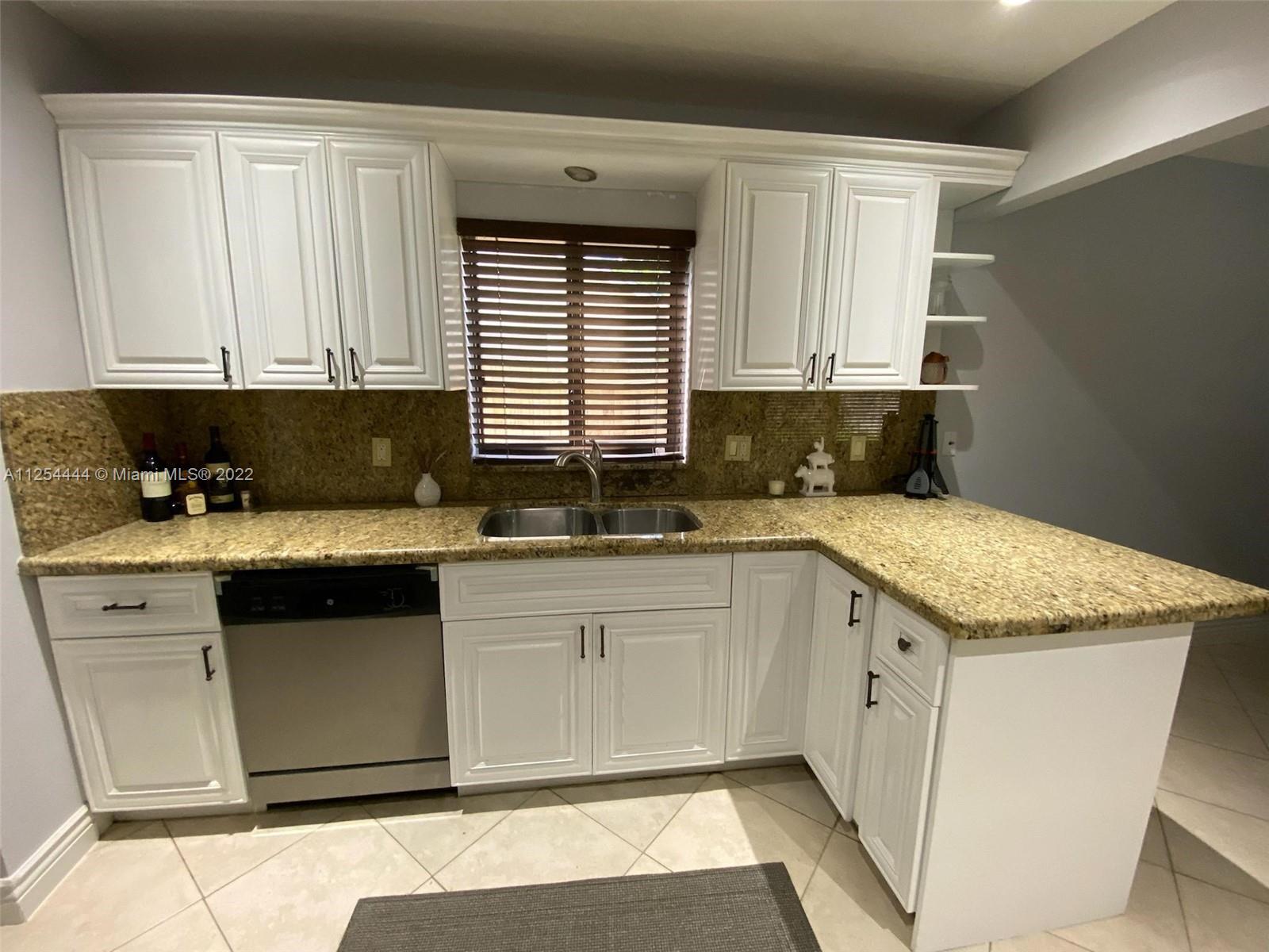 23061 Southwest 56th Avenue Boca Raton, FL 33433 - Photo 8 of 21