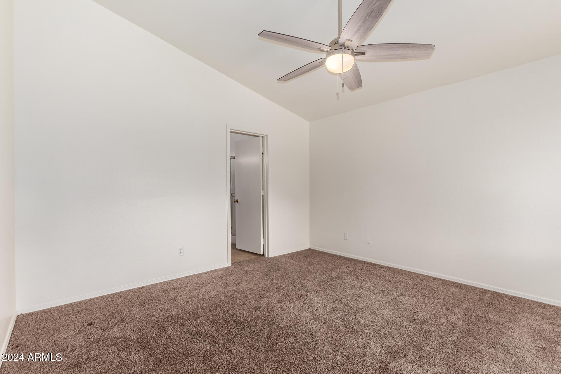 3415 East Escuda Road Phoenix, AZ 85050 - Photo 13 of 36 15 - Escuda
