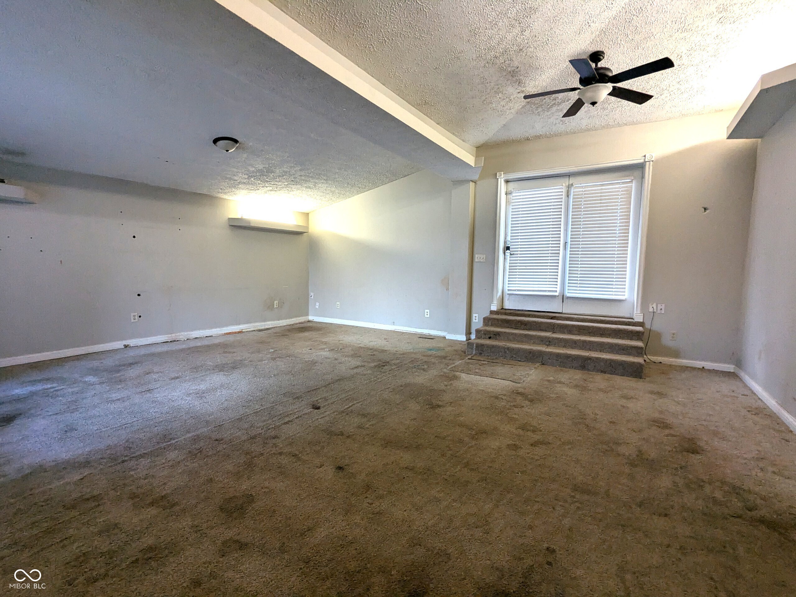 8249 Lake Road Indianapolis, IN 46217 - Photo 9 of 15 Gallery Image 9