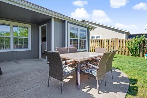 $339,500 | 928 Bluestem Drive, Baldwin City, KS 66006