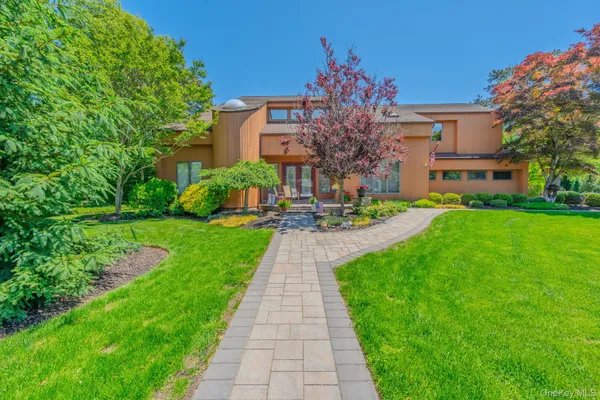 $869,999 | 1 Matt Street, Port Jefferson Station, NY 11776