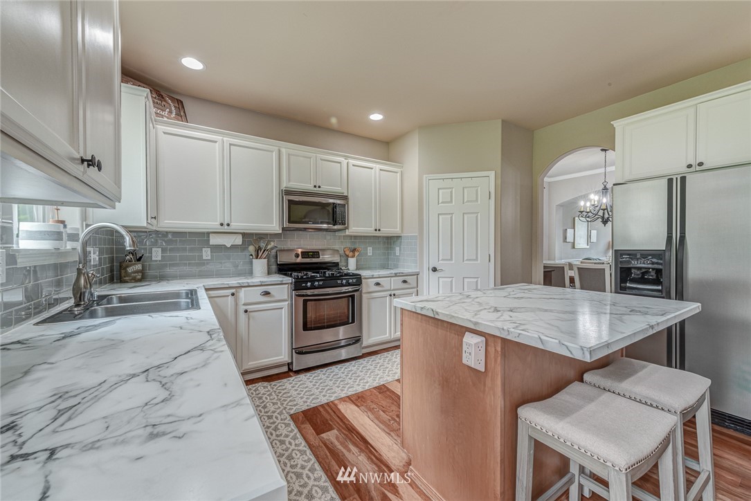 16119 40th Avenue Southeast Bothell, WA 98012 - Photo 11 of 33 Gallery Image 11