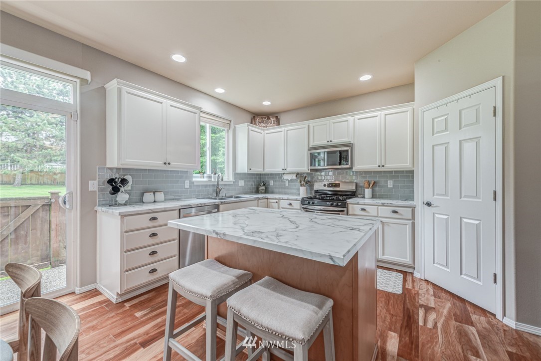 16119 40th Avenue Southeast Bothell, WA 98012 - Photo 12 of 33 Gallery Image 12