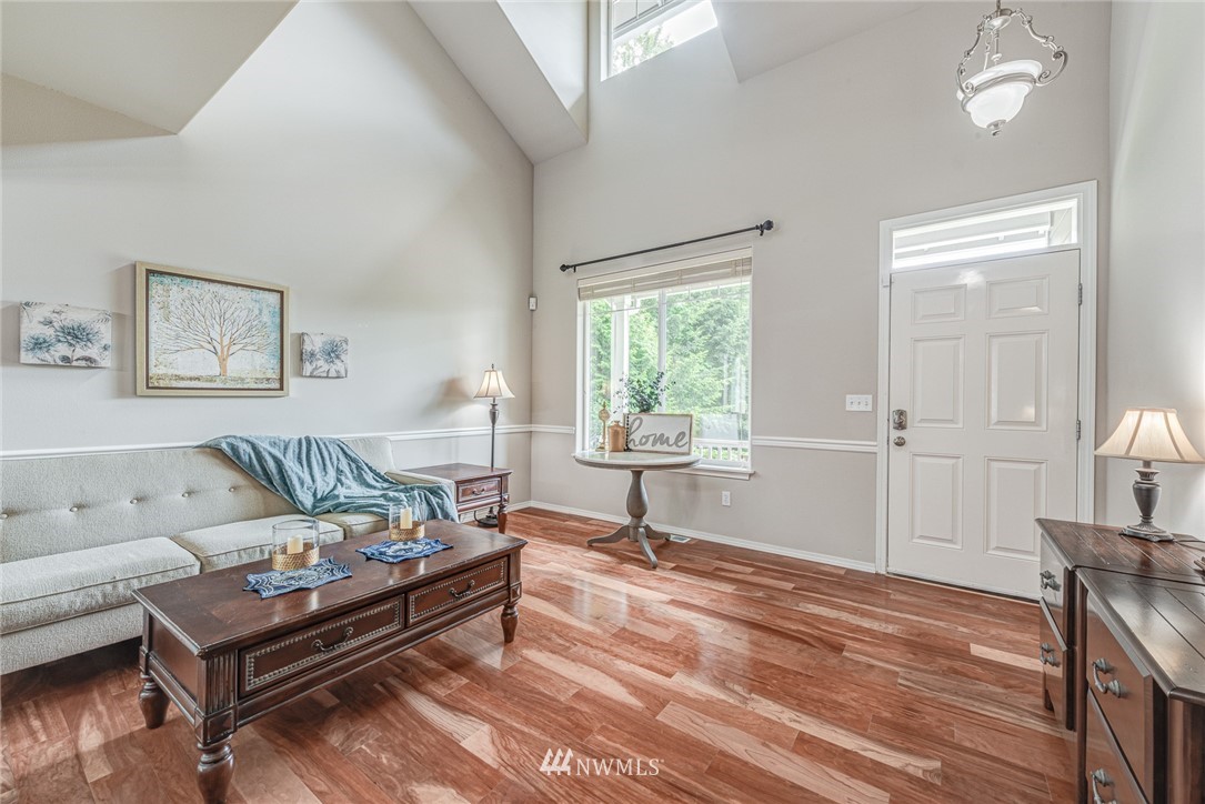 16119 40th Avenue Southeast Bothell, WA 98012 - Photo 5 of 33 Gallery Image 5