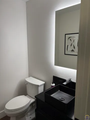 $399,000 | 3502 Southwest Stonybrook Drive, Topeka, KS 66614