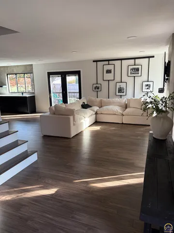 $399,000 | 3502 Southwest Stonybrook Drive, Topeka, KS 66614