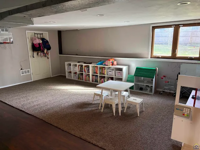 $399,000 | 3502 Southwest Stonybrook Drive, Topeka, KS 66614