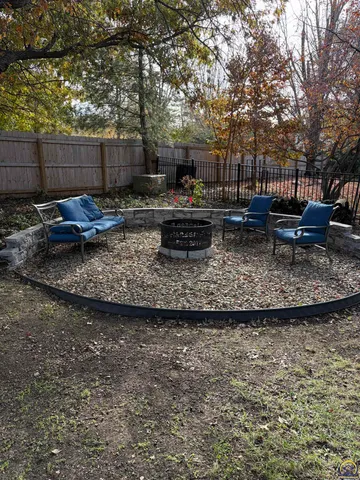 $399,000 | 3502 Southwest Stonybrook Drive, Topeka, KS 66614