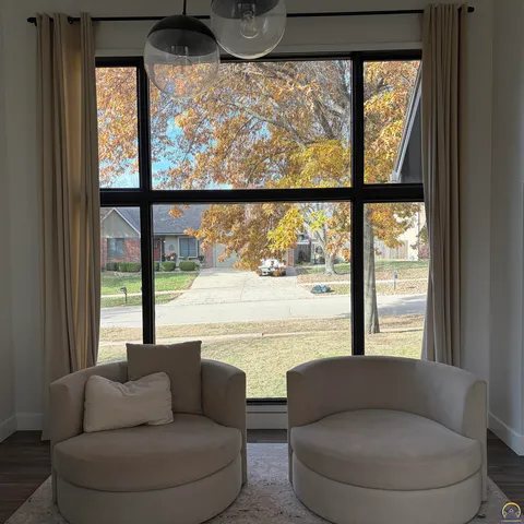 $399,000 | 3502 Southwest Stonybrook Drive, Topeka, KS 66614