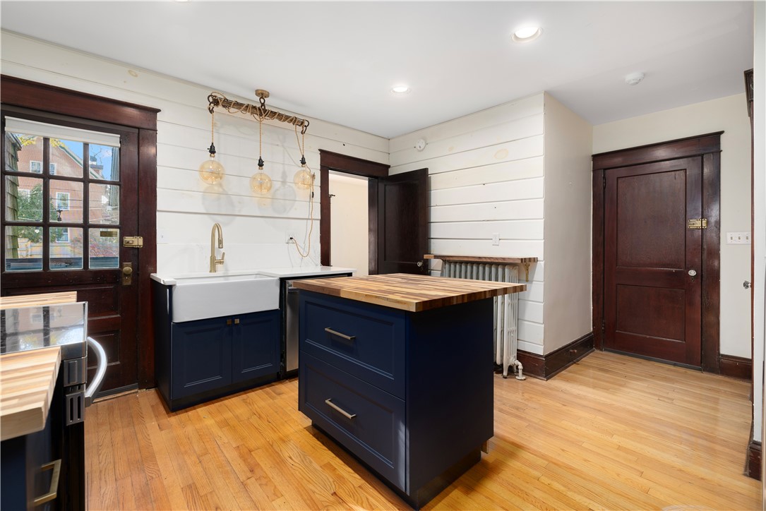 31 Cranston Avenue, Unit 3 Newport, RI 02840 - Photo 1 of 44