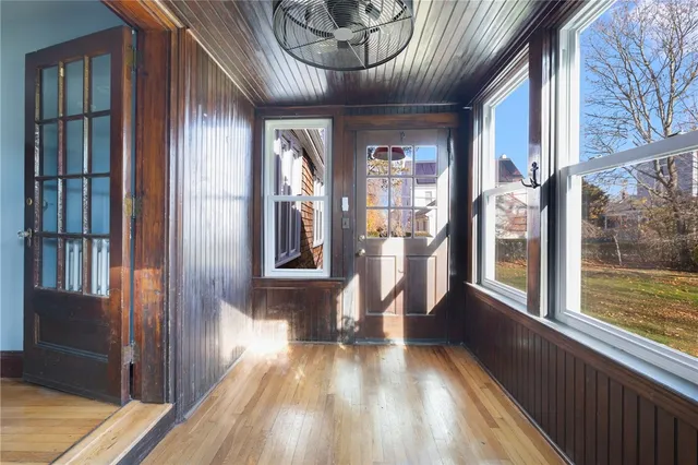 $3,000 | 31 Cranston Avenue, Unit 3, Newport, RI 02840