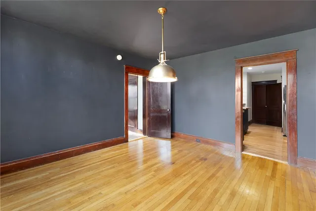 $3,000 | 31 Cranston Avenue, Unit 3, Newport, RI 02840