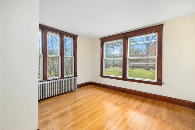 $3,000 | 31 Cranston Avenue, Unit 3, Newport, RI 02840