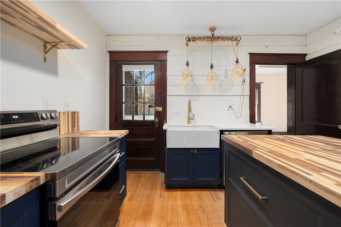 31 Cranston Avenue, Unit 3 Newport, RI 02840 - Photo 18 of 44