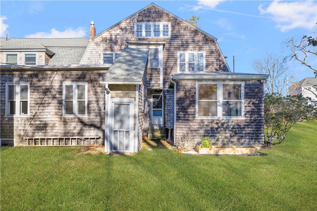 31 Cranston Avenue, Unit 3 Newport, RI 02840 - Photo 34 of 44