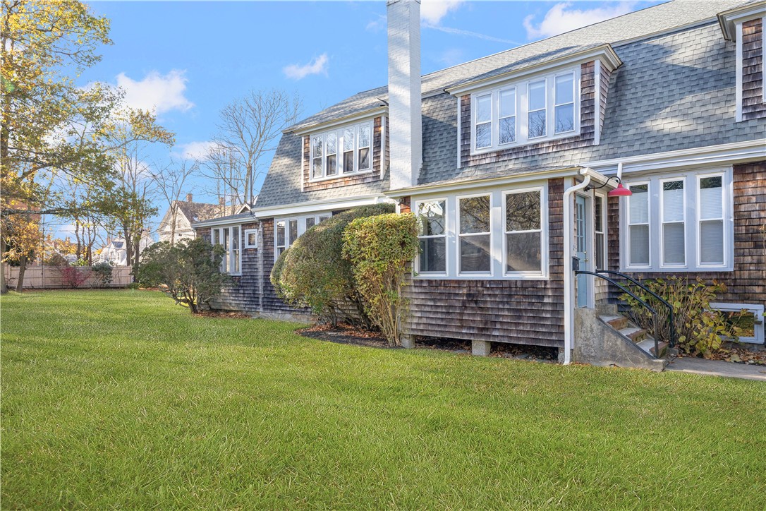 31 Cranston Avenue, Unit 3 Newport, RI 02840 - Photo 36 of 44