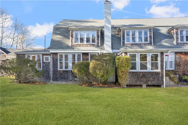 $3,000 | 31 Cranston Avenue, Unit 3, Newport, RI 02840