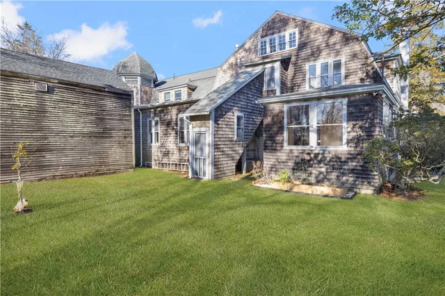 $3,000 | 31 Cranston Avenue, Unit 3, Newport, RI 02840