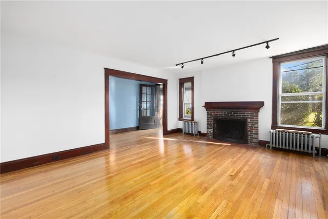 $3,000 | 31 Cranston Avenue, Unit 3, Newport, RI 02840