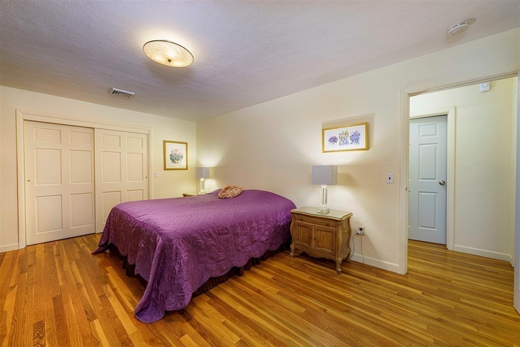 111 Woodcliff Road Brookline, MA 02467 - Photo 12 of 24