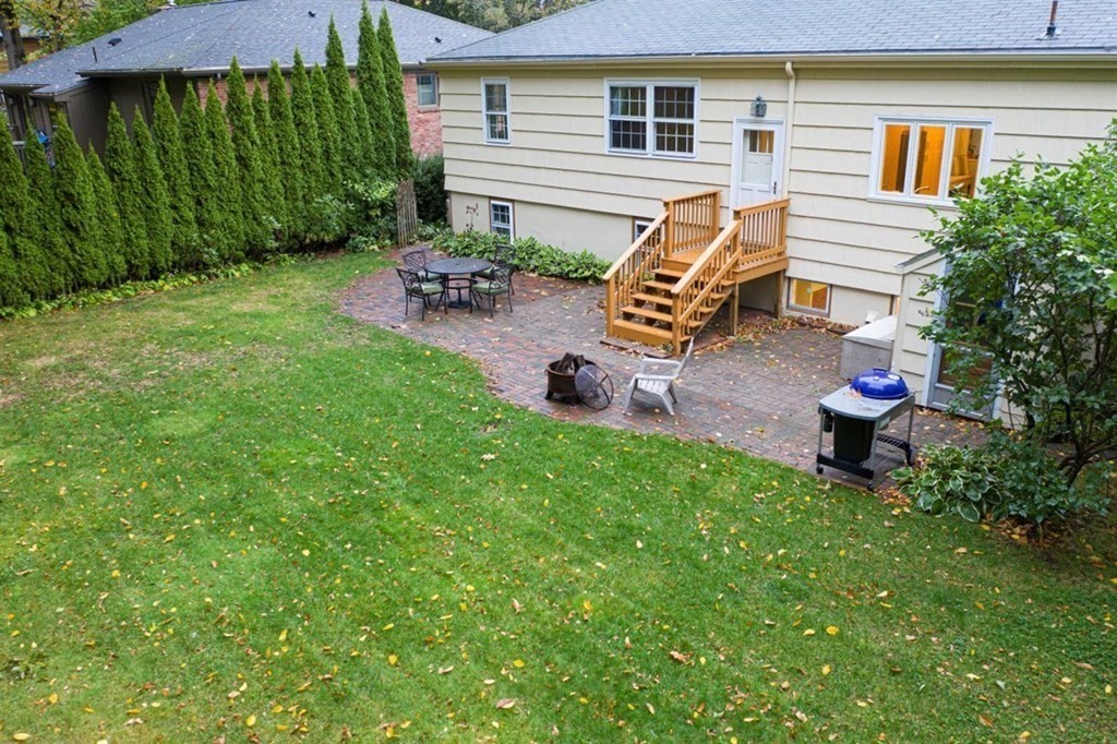 111 Woodcliff Road Brookline, MA 02467 - Photo 19 of 24