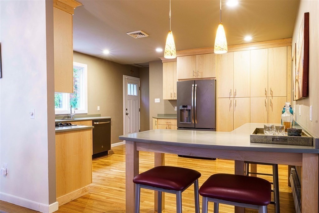 111 Woodcliff Road Brookline, MA 02467 - Photo 7 of 24