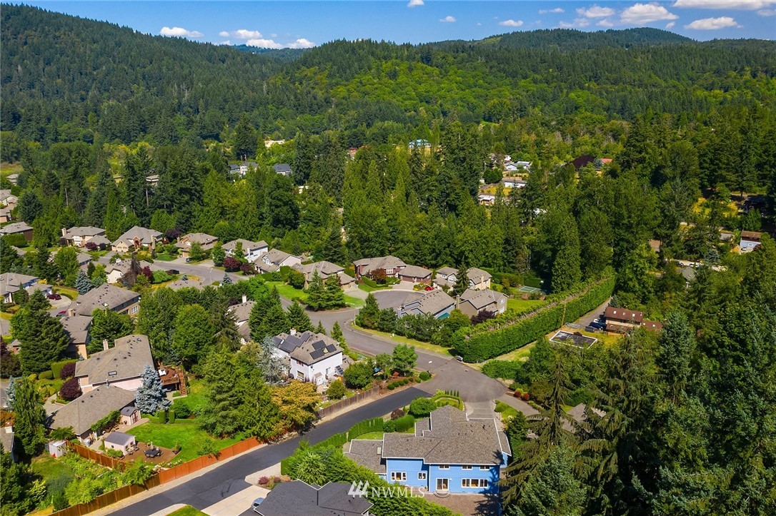 1985 Lyons Avenue Northeast Renton, WA 98059 - Photo 2 of 34 Gallery Image 2