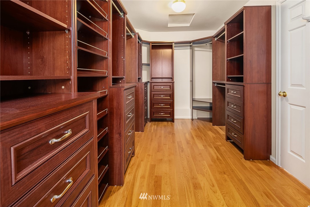 1985 Lyons Avenue Northeast Renton, WA 98059 - Photo 15 of 34 Gallery Image 15