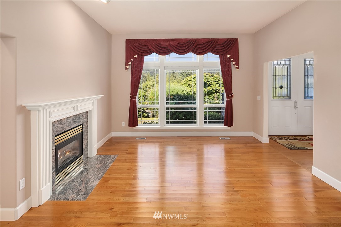 1985 Lyons Avenue Northeast Renton, WA 98059 - Photo 3 of 34 Gallery Image 3