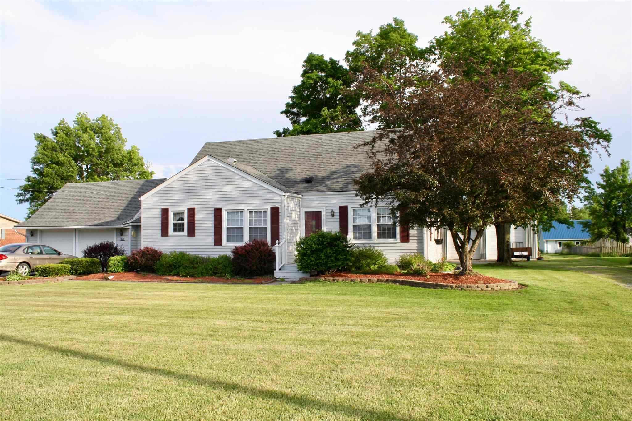 8834 Hoffman Road Fort Wayne, IN 46816 - Photo 1 of 36