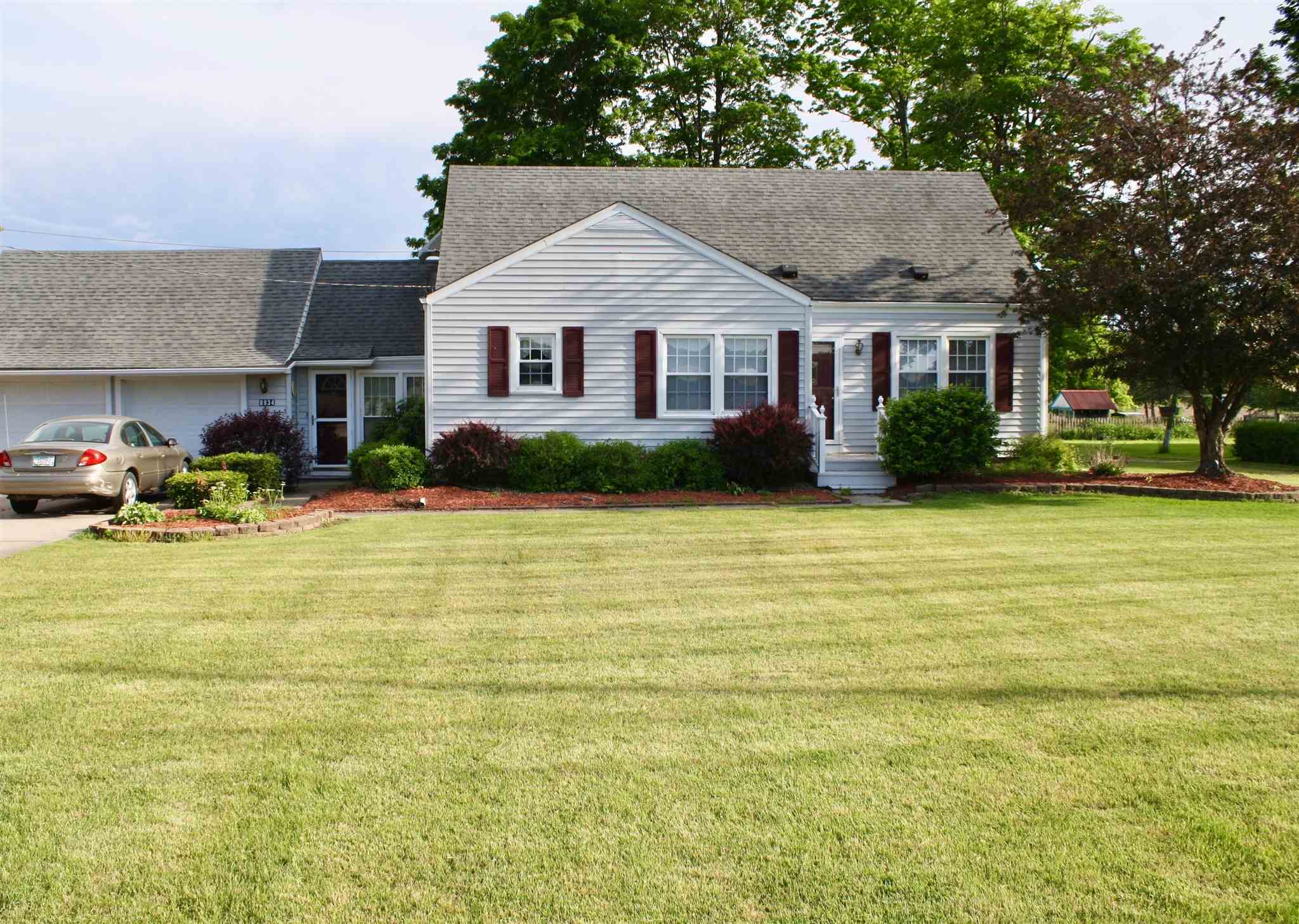 8834 Hoffman Road Fort Wayne, IN 46816 - Photo 2 of 36