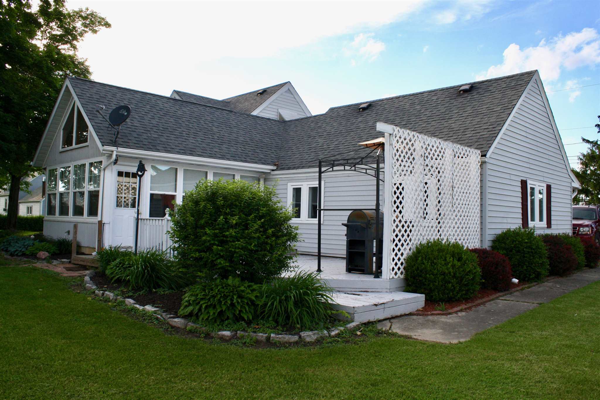 8834 Hoffman Road Fort Wayne, IN 46816 - Photo 8 of 36