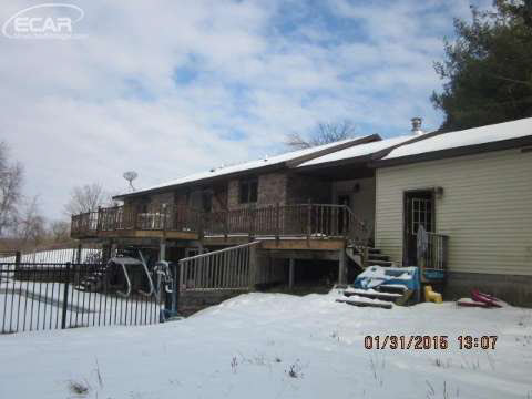8393 Green Road Howell, MI 48855 - Photo 3 of 18 20429321-2.JPG